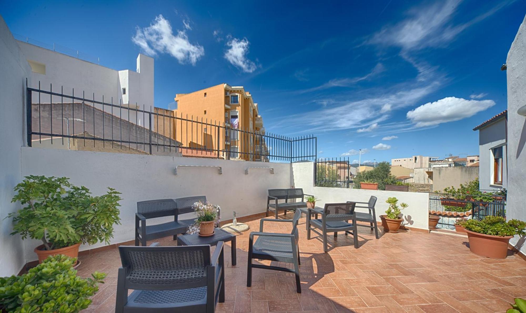 B&B Antica Dimora Олбия Екстериор снимка